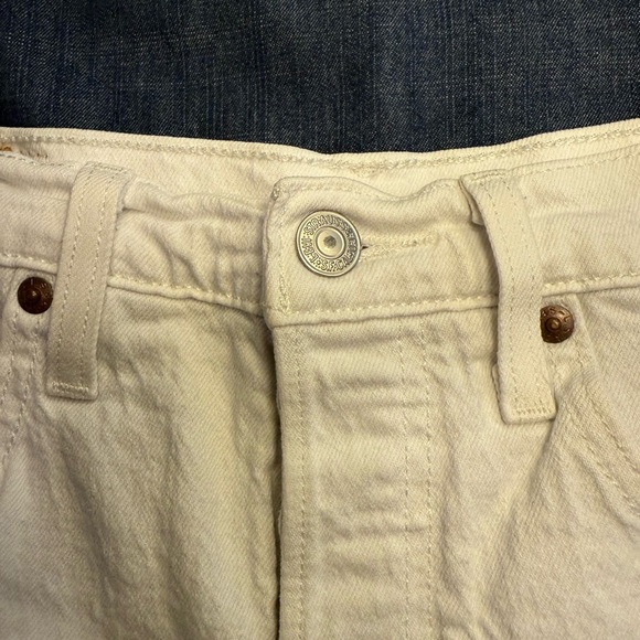 Levi’s 501 Shorts - Picture 3 of 8